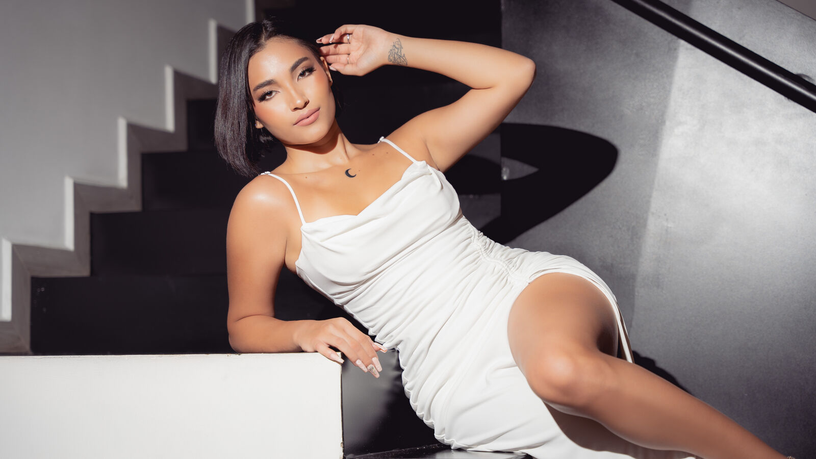 ManuelaMolkova erotic portrait