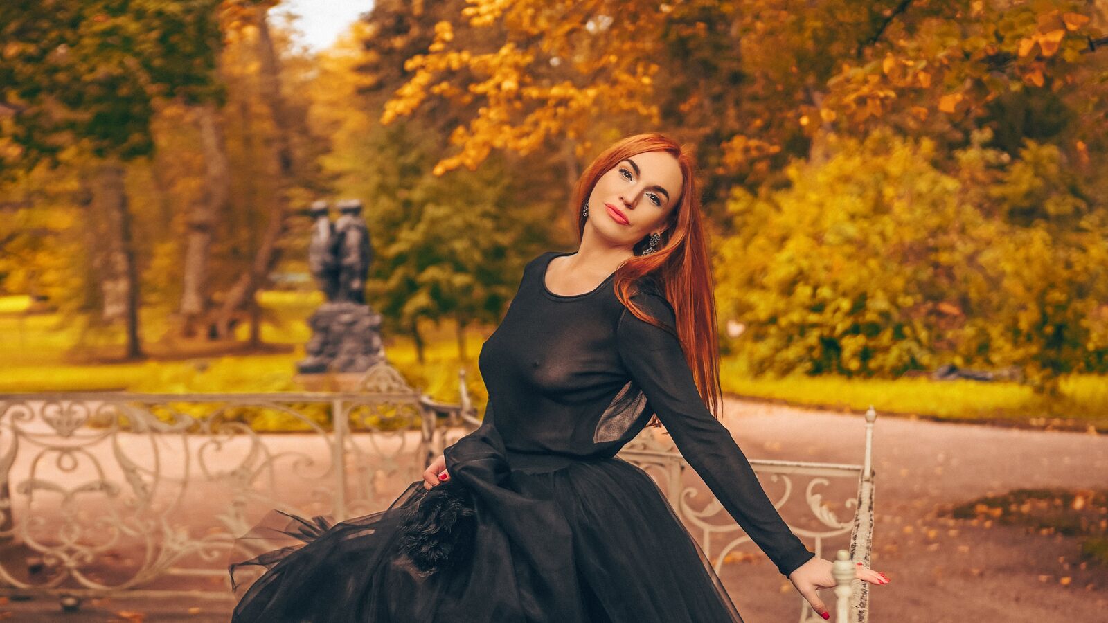 JessicaLlo glamour portrait