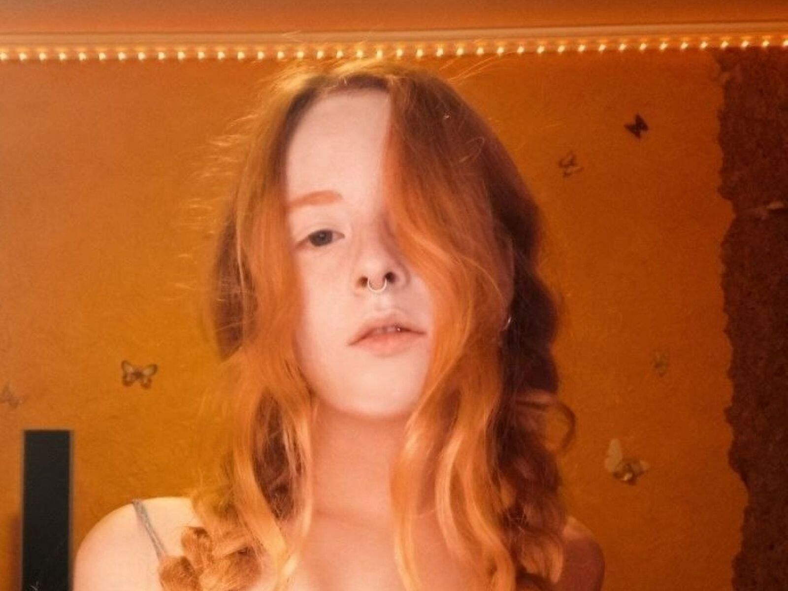 Live cam for DeliaLashbrook