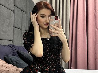 NicoleLuxe]