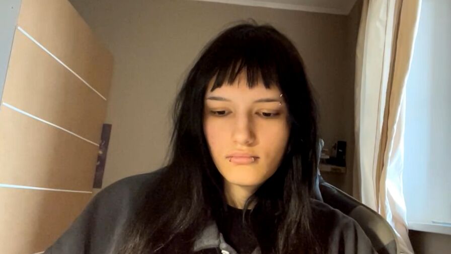 See SusieTrojak’s Cam Show Now