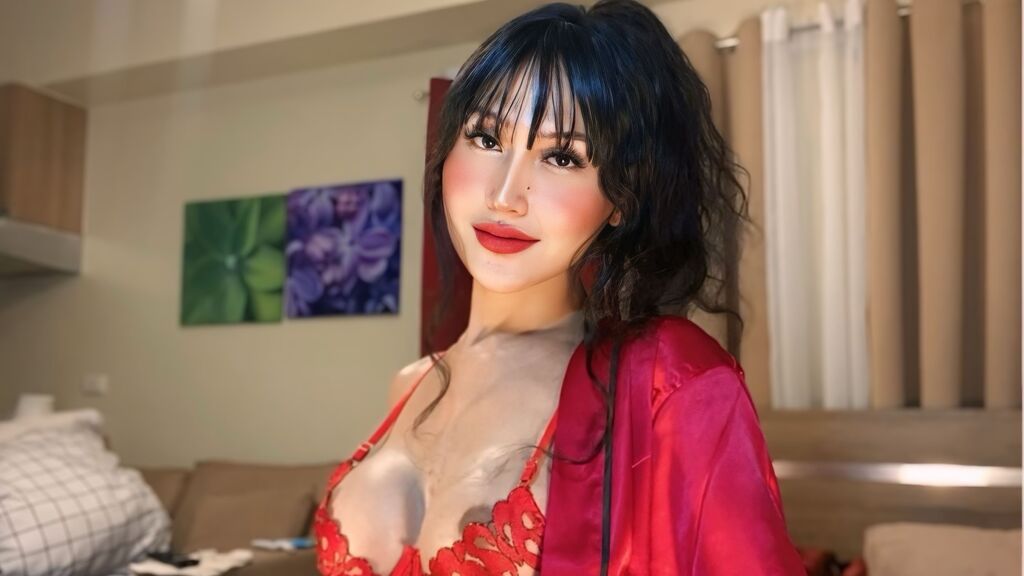 TheaLux live cam model at LiveJasmin