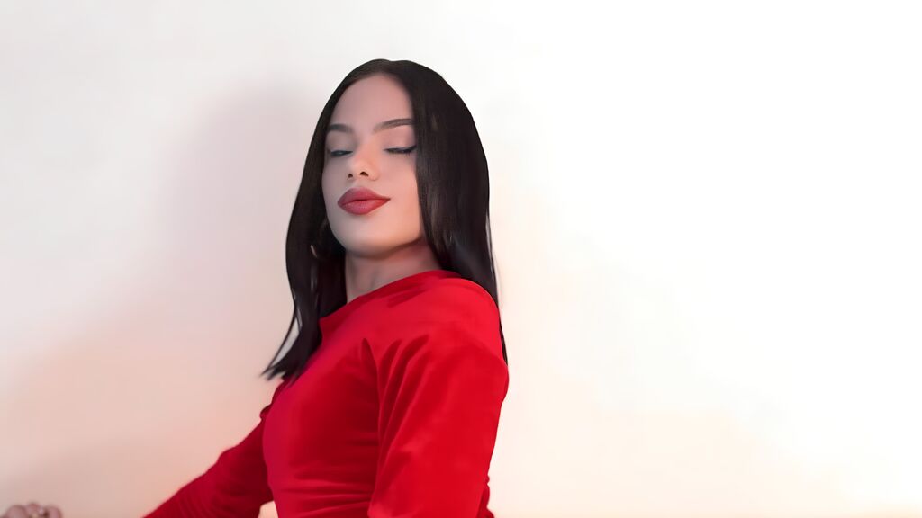 Watch LauraFerrerr live on cam on LiveJasmin