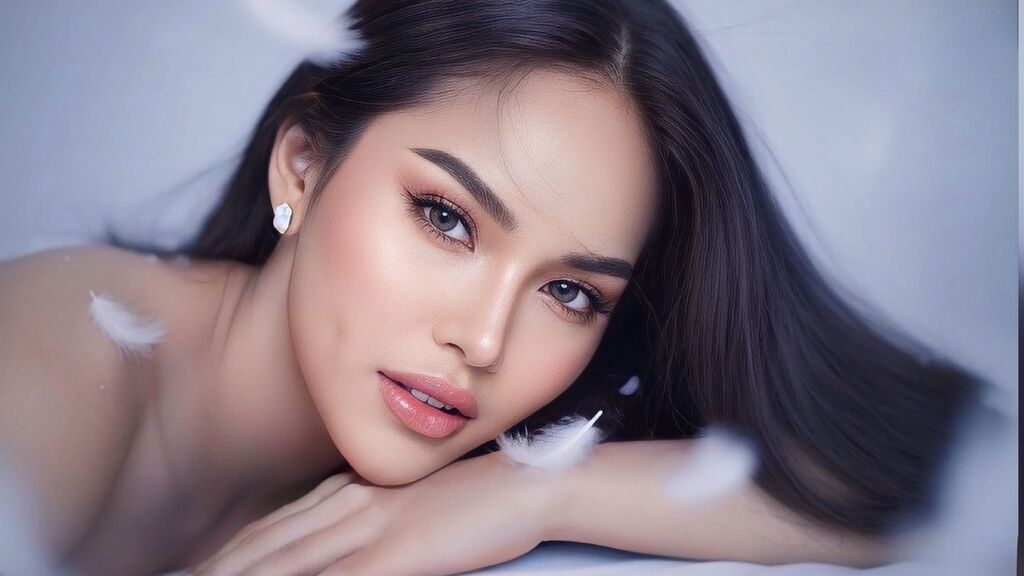 Sex chat gratuit in direct cu ChandriaDiamond pe LiveJasmin