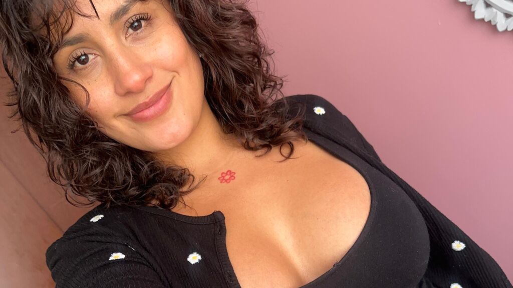 JulianaNavarro cover