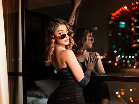Chat with ArianaRoux