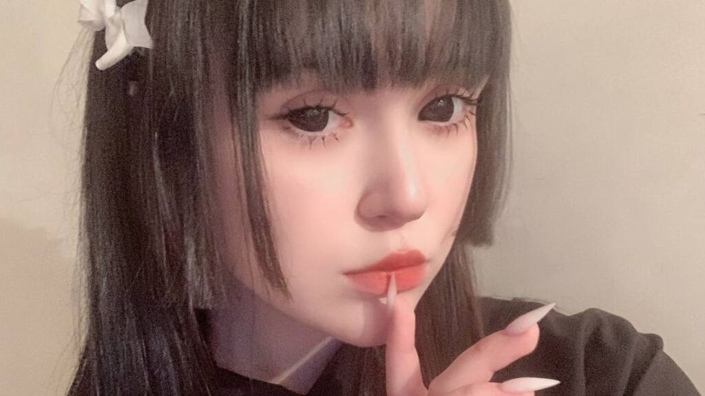 AdelineBabI's profile from Jasmin at GirlsOfJasmin'