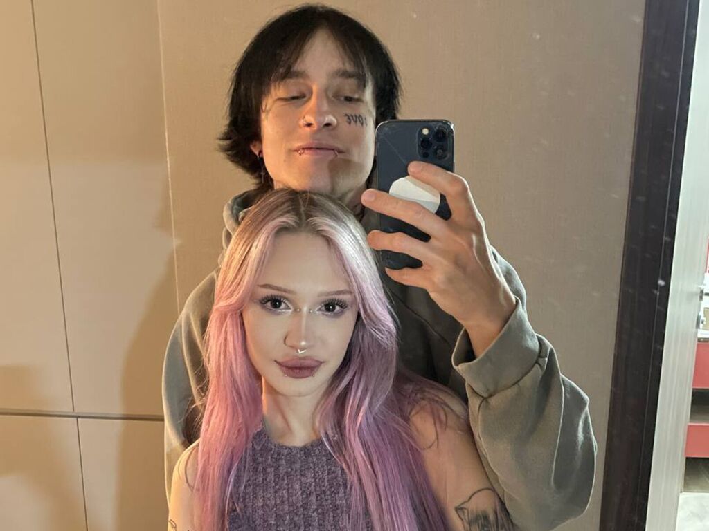 PaulLili live couple webcam preview