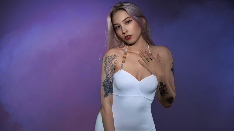 Free Naked KiraTisdale