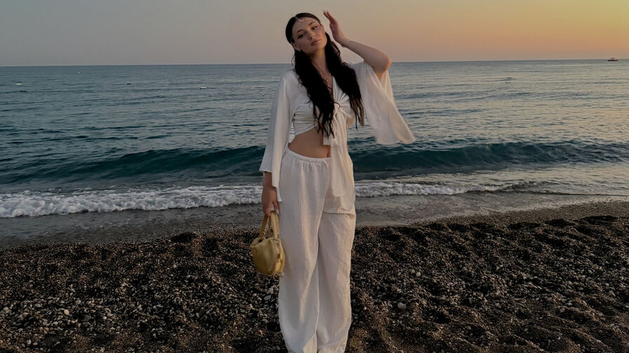 Record Nude LianaHart