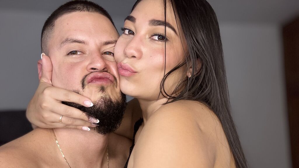 TravisAndAdell Live Cam and Statistics on UnifiedCams