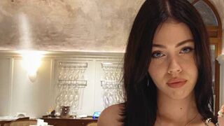 Kostenlos Nackt MilaMarcel