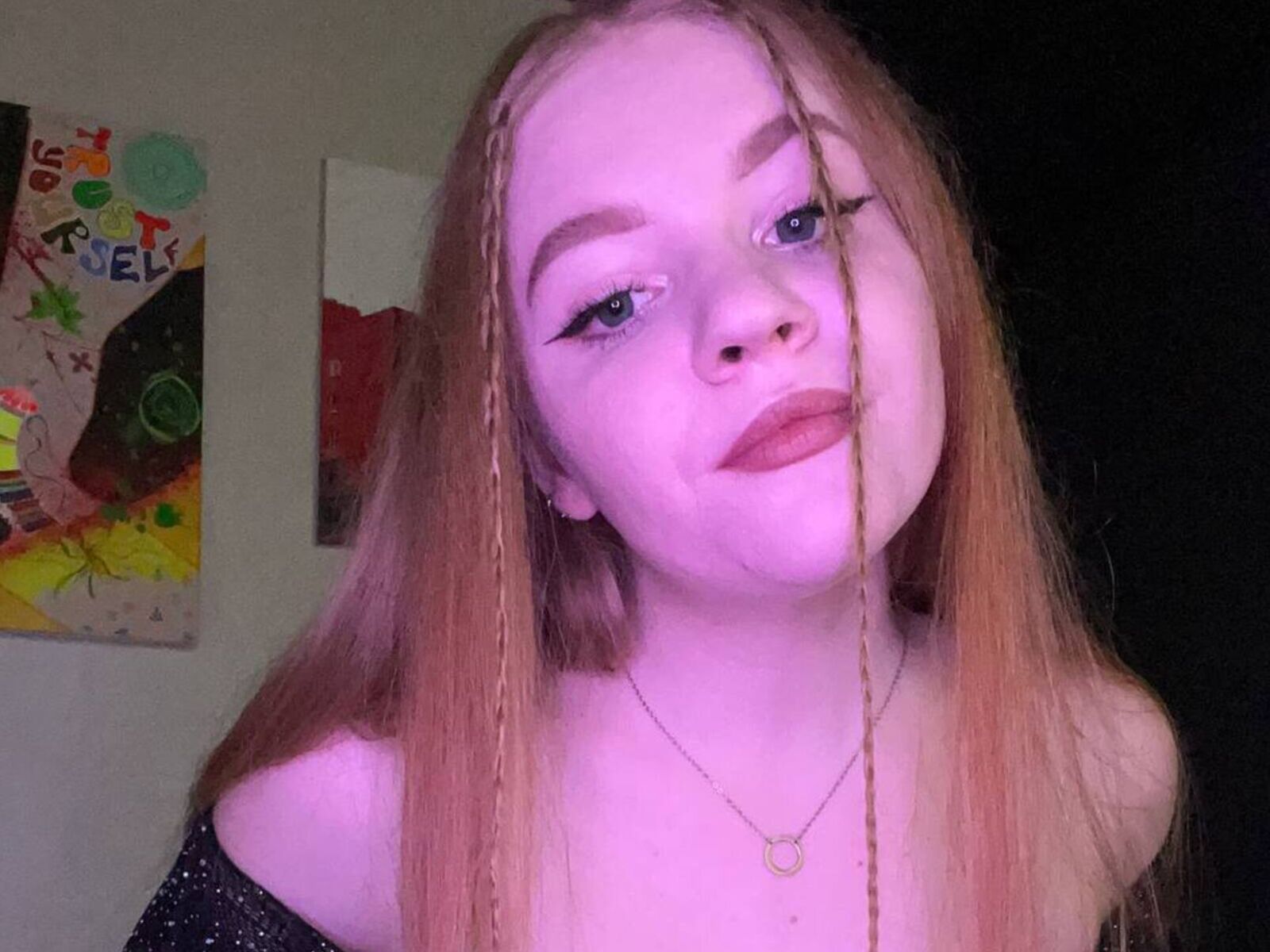 Live cam for AliceSmithen