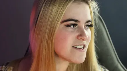 StefanieNicks's chat room