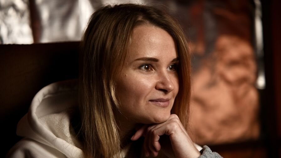 Discover MiaSparkes VIP show