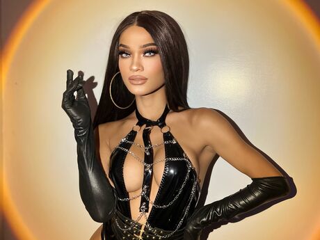 Chat with ValentinaMoone