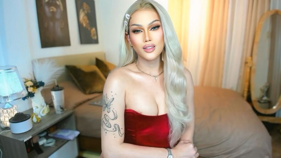 EmilyHuxson live cam model