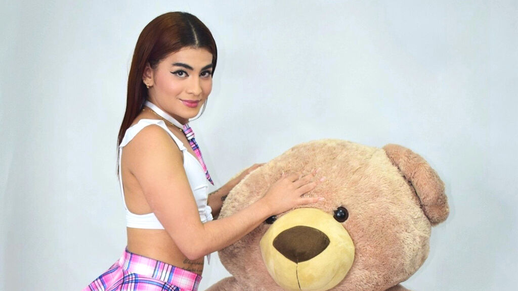 Sex chat gratuit in direct cu GracesBrown pe LiveJasmin