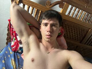 SebastianQuesada is a webcam model, age 22