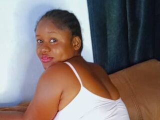 Sexy profile pic of KiraDon