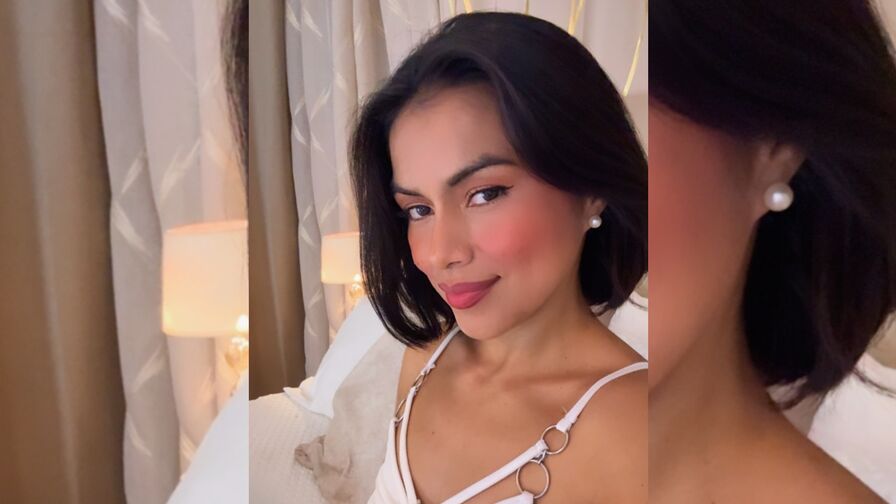 PerlaMoonroe's live cam