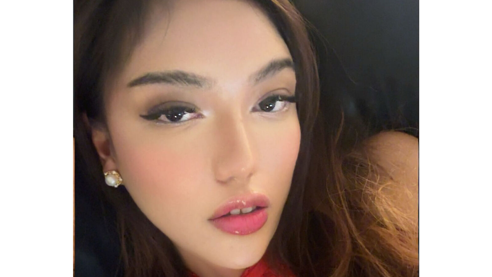 AvaFamurri erotic portrait
