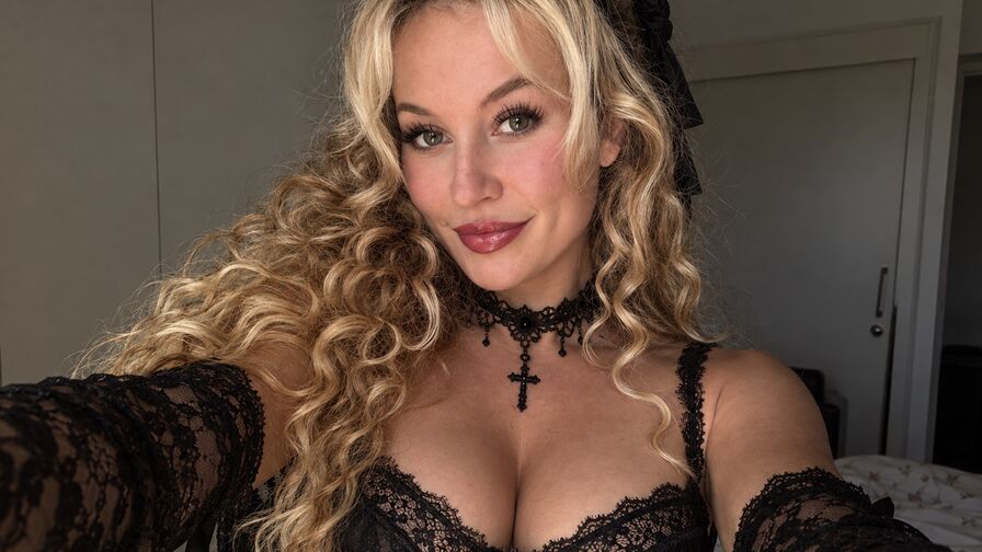 Enter MargaretheBerger VIP Show