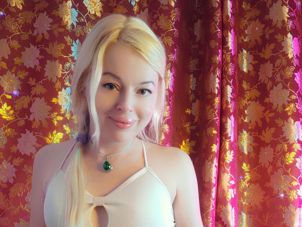 JoyDiaz one on one girl cam profile