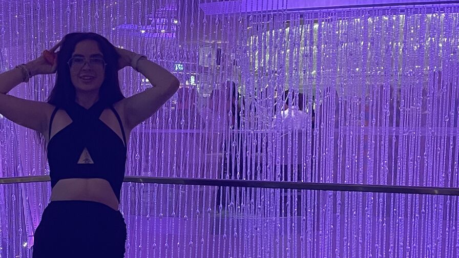 Watch EmmaRosecc live on The Edge Private