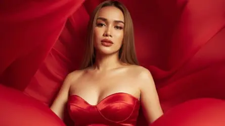 YasmineFruahwald's chat room