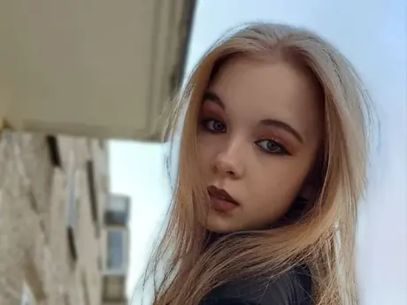 Chat with ElletteChesser