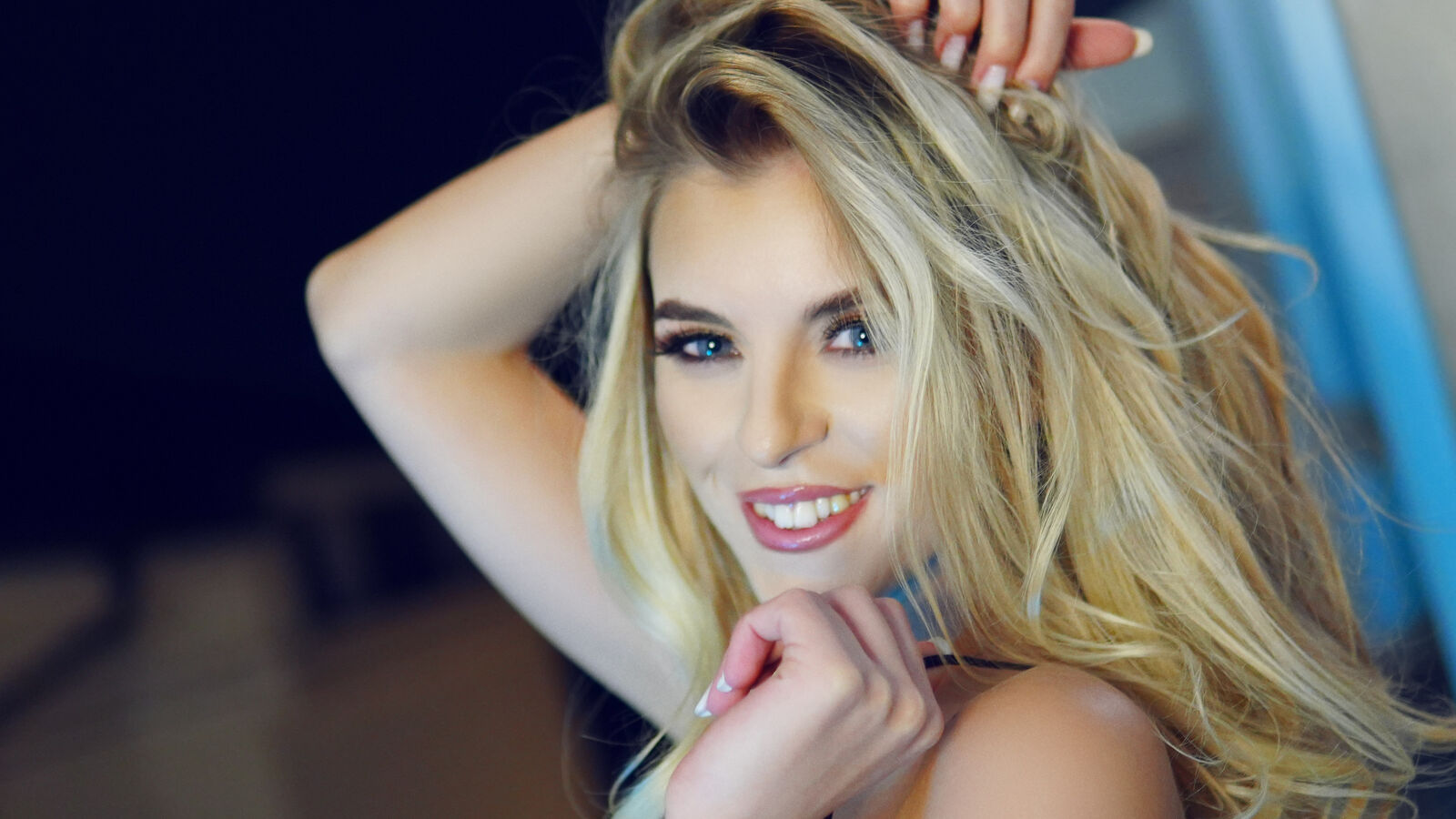 AvrilSky erotic portrait
