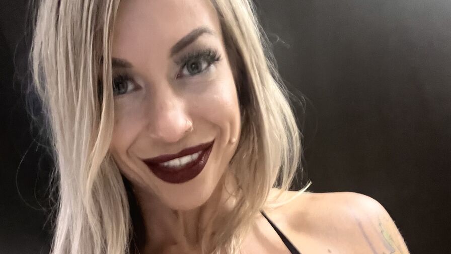 AmericanBarbie's live cam