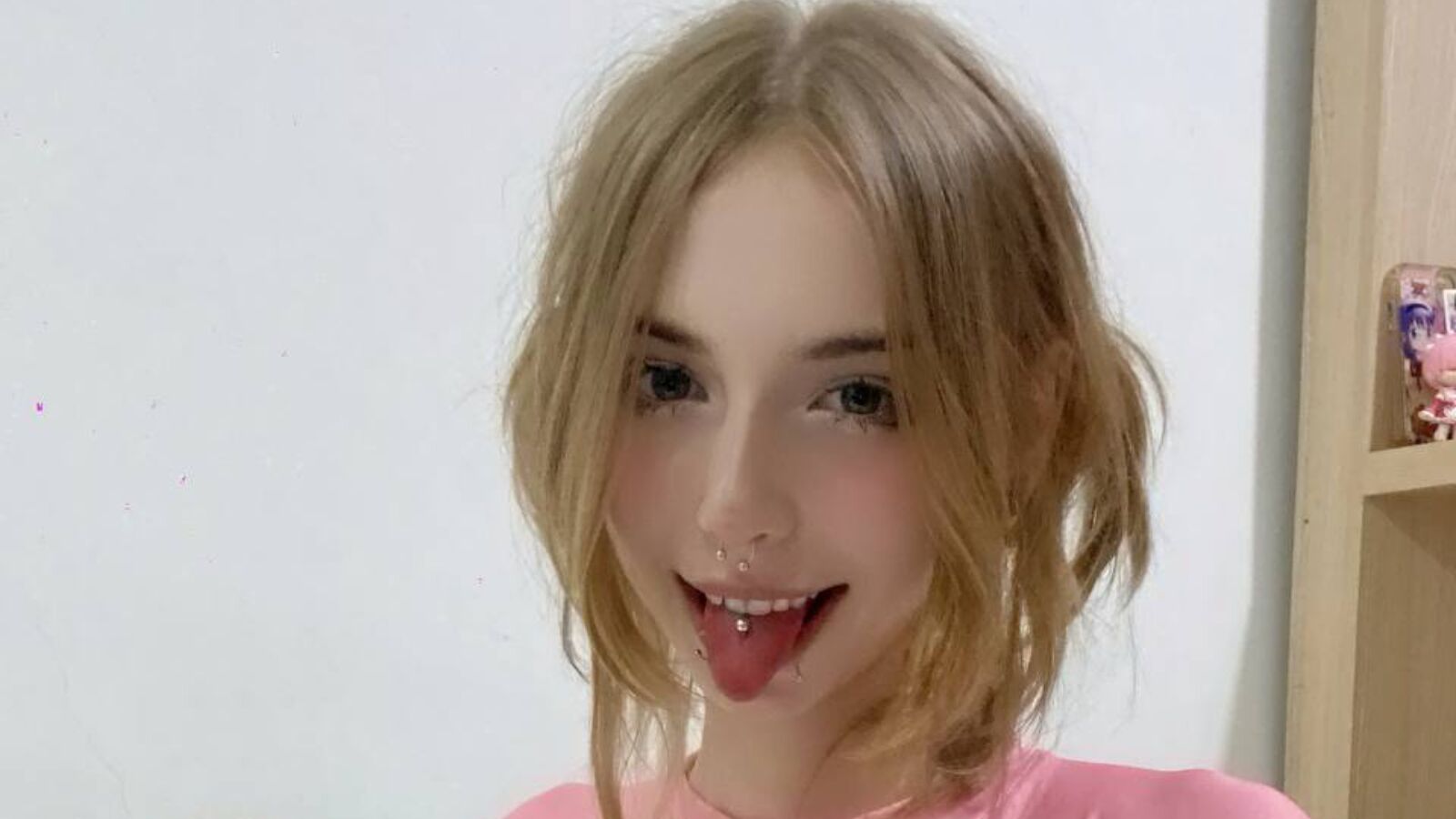 DaniGlow erotic portrait