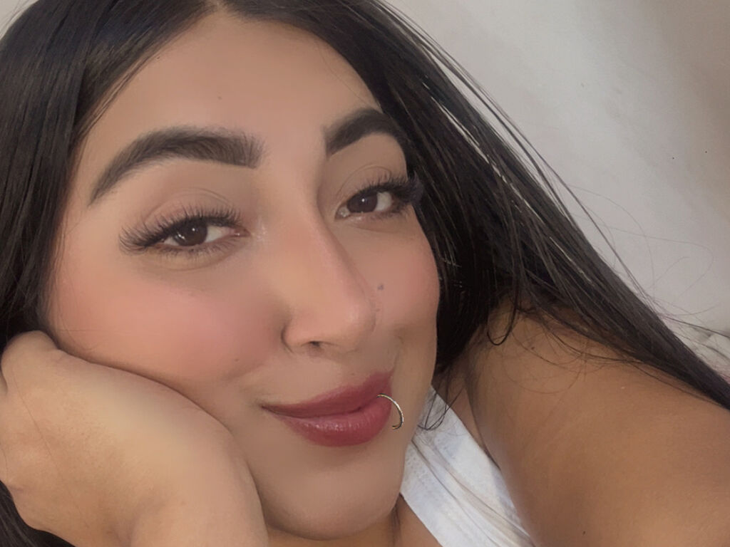 GabrielaMoretti live cam girl profile