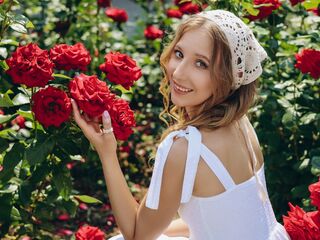 webcam voyeur LolaWilsons