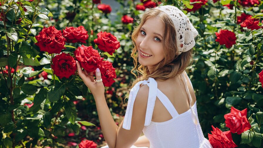 Watch LolaWilsons live on Japannudes