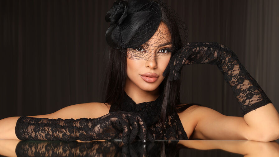 Watch CarlaNichols live on The Edge Private