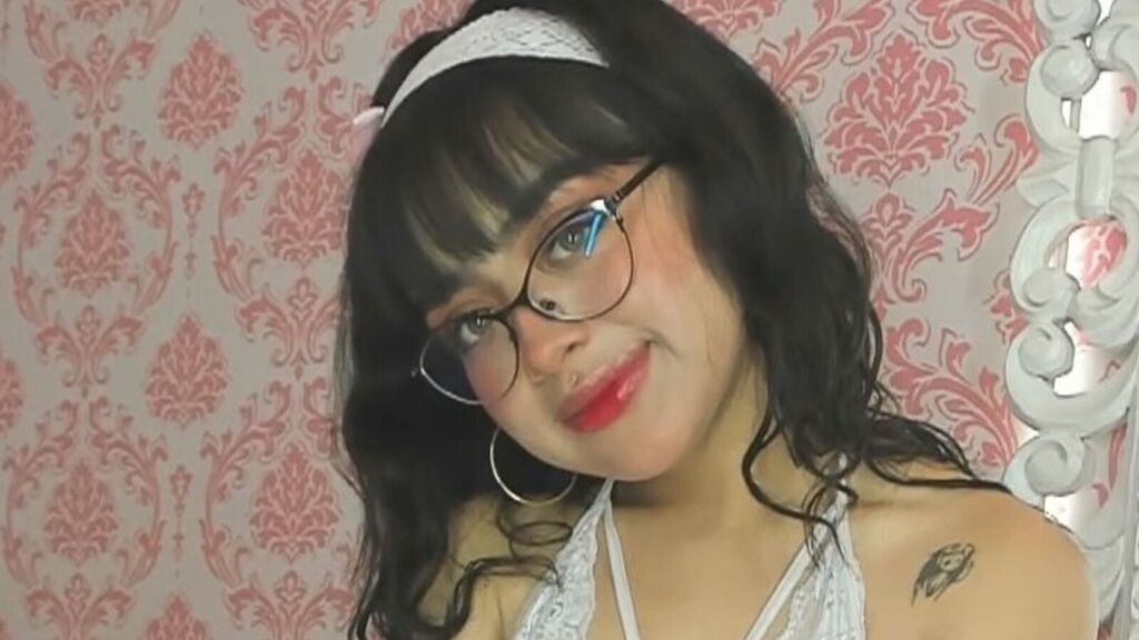 Watch MinnieSommers from LiveJasmin on GirlsOfJasmin