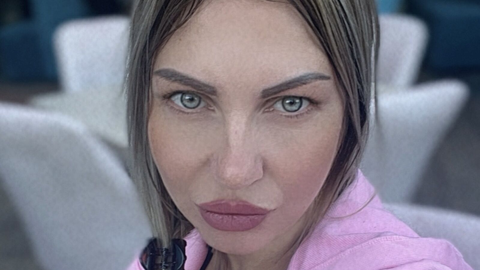 AmandaShatalina erotic portrait