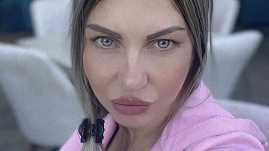 Discover AmandaShatalina on Erotic-Art-Beauty.com