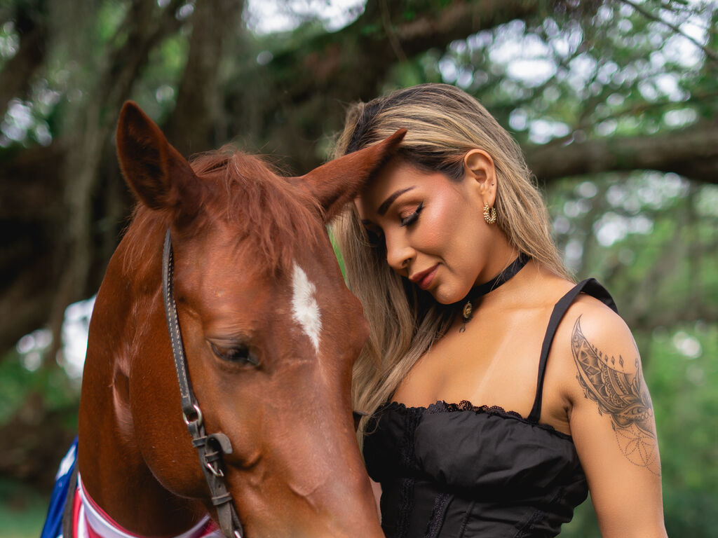 DaliaHilton Nackt