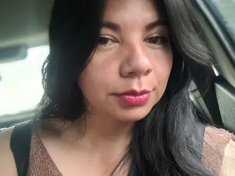 Chat with MacarennaGomez