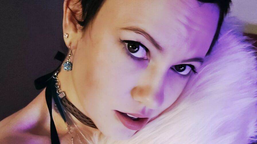 Chat With FleurLis Now