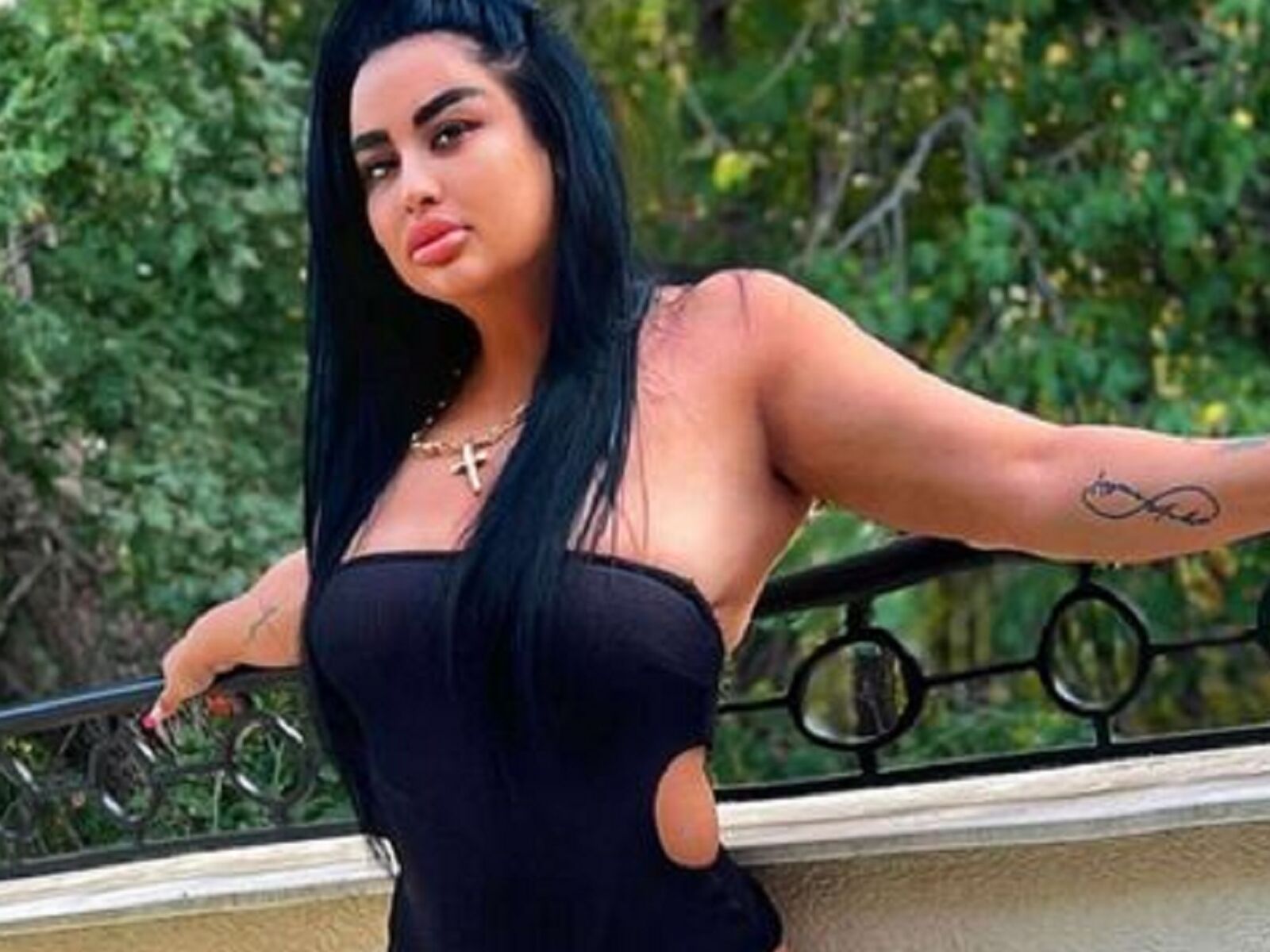 Live cam for DesyreeDawson