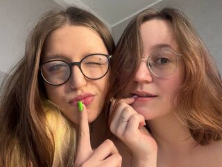ZeldaAndLynna live nude sexxx