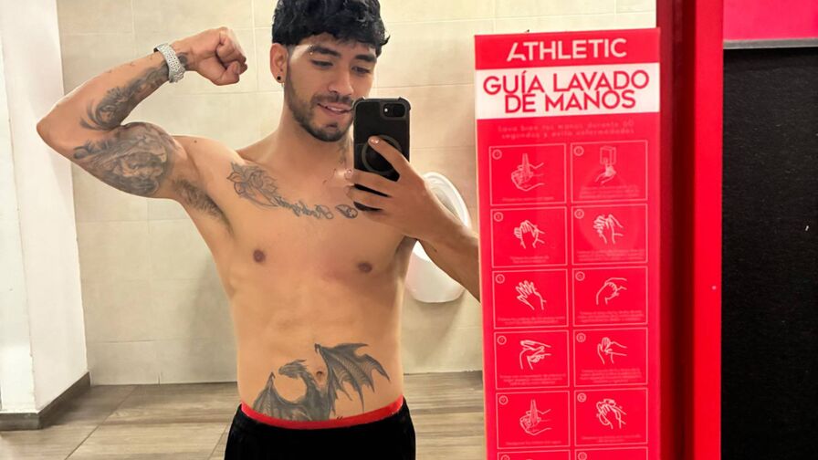 Watch SantiagoSoto live on tastypornhot.com