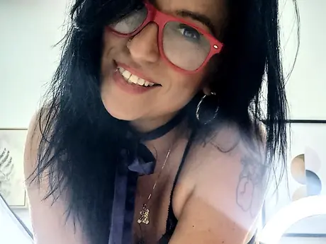 Chat with EmliySuaz
