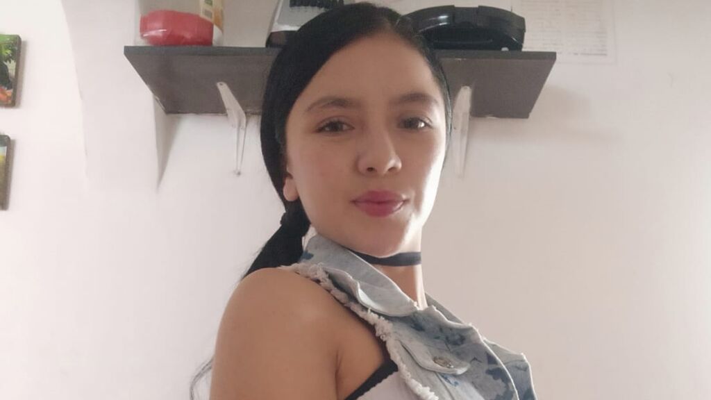 JulietaZalazar live cam model at LiveJasmin