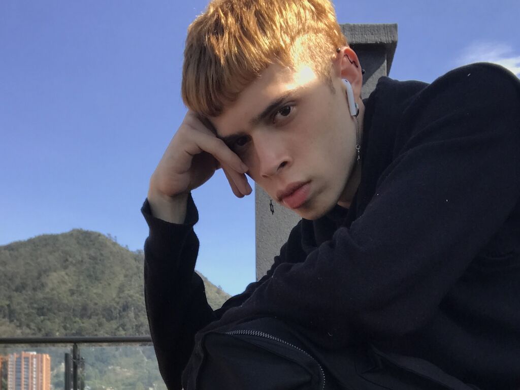 GerardHill Nackt
